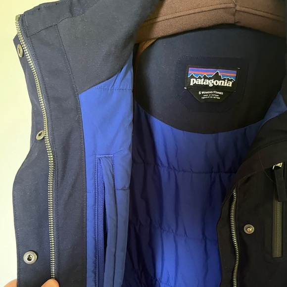 Patagonia Down Parka in Navy Blue - Picture 4 of 5